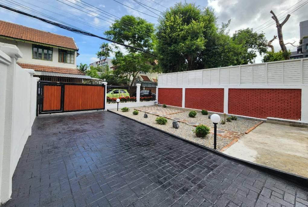 Boxsoon Nimman 2 # 4Beds 3Baths Villa Chiang Mai Luaran gambar